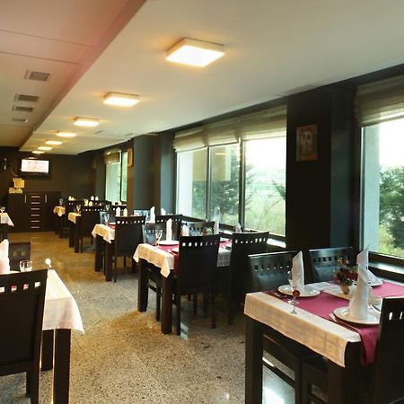 Royal Park Hotel Baku Ngoại thất bức ảnh